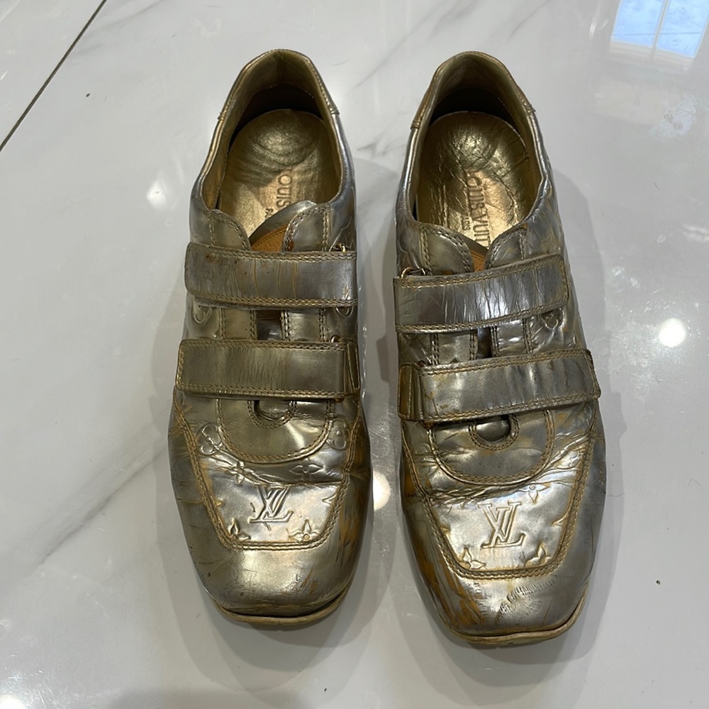 Louis Vuitton Gold Sneakers size 40